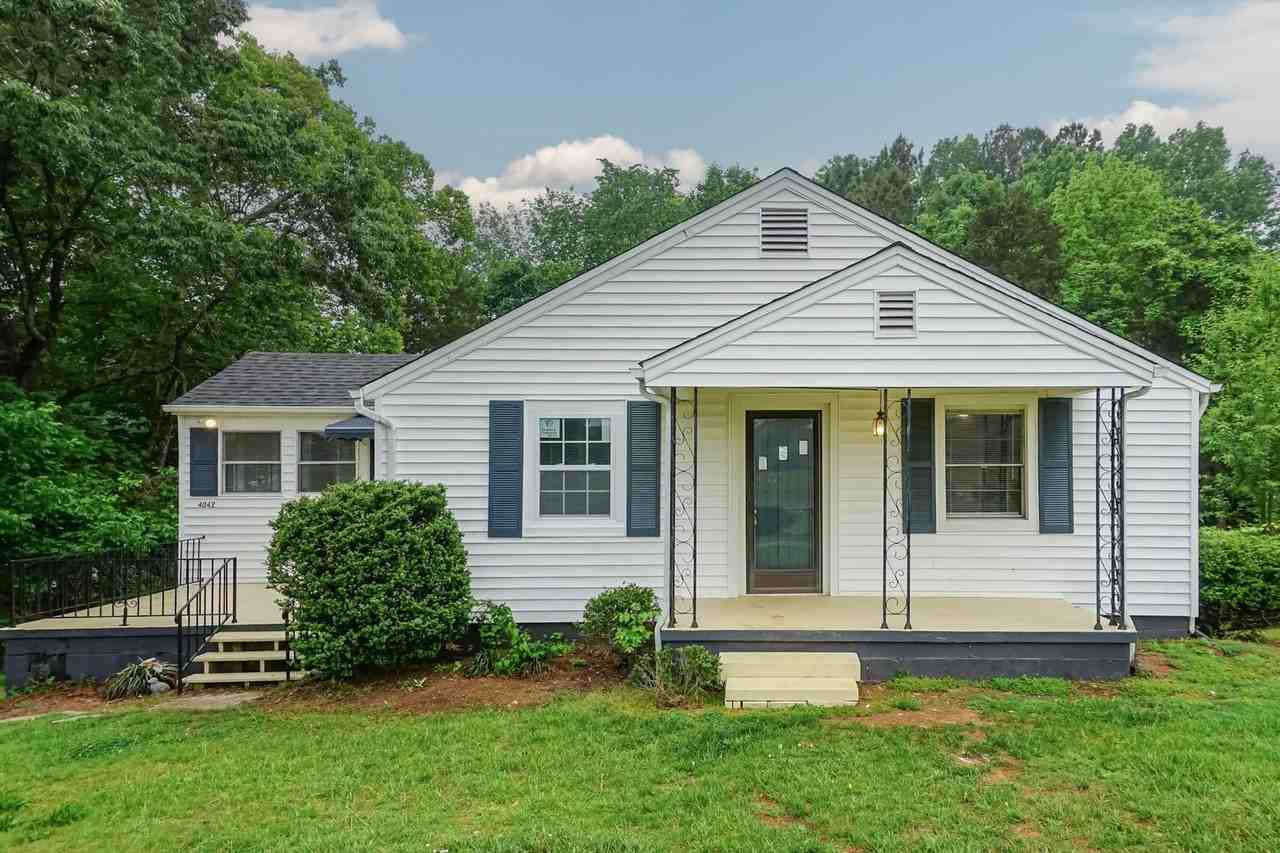 4042 S Church St - Photo 2 of 16