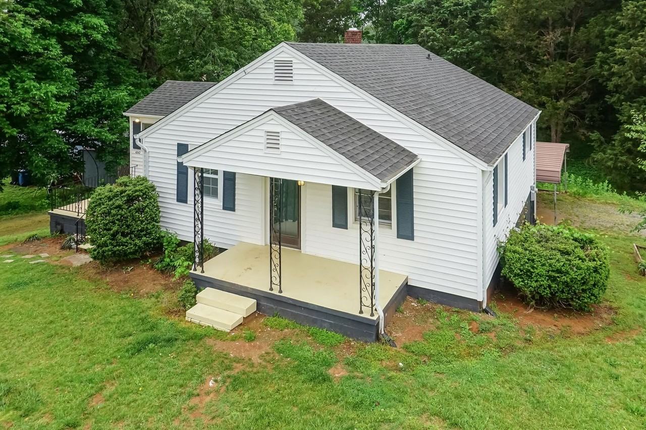 4042 S Church St - Photo 3 of 16