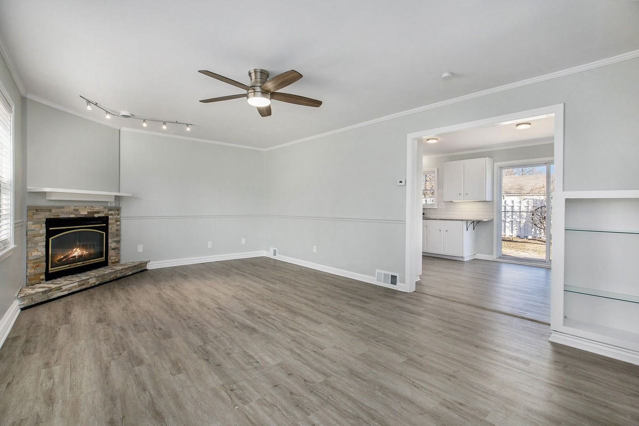 7543 Booth Dr - Photo 2 of 17