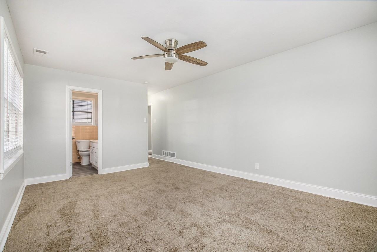 7543 Booth Dr - Photo 7 of 17