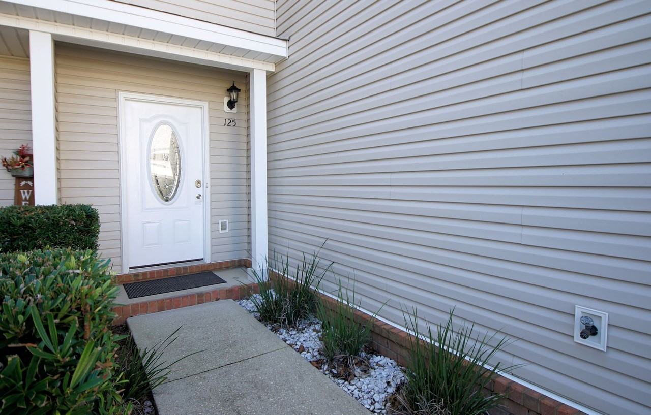 125 Farrah Ave - Photo 2 of 36