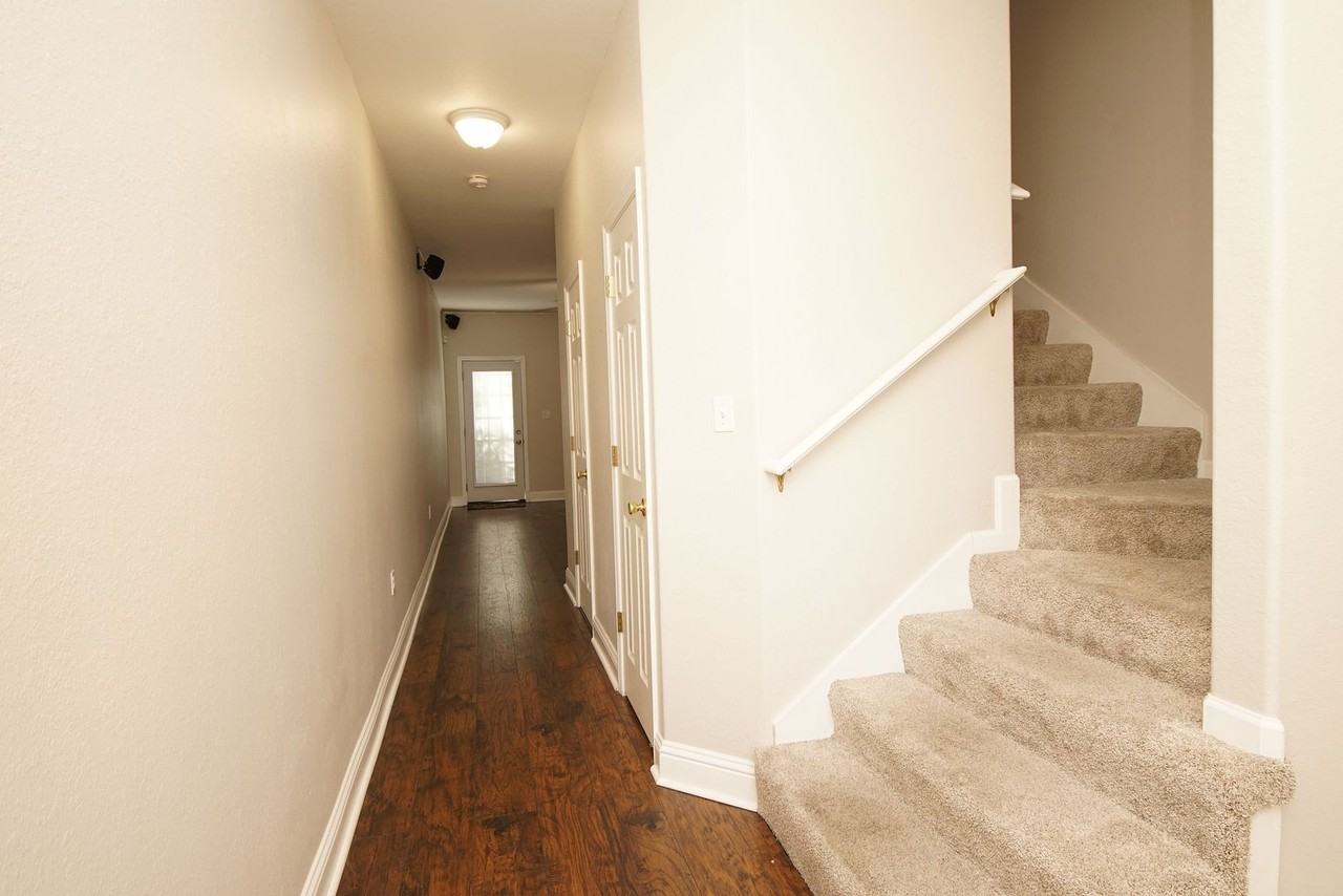 125 Farrah Ave - Photo 4 of 36