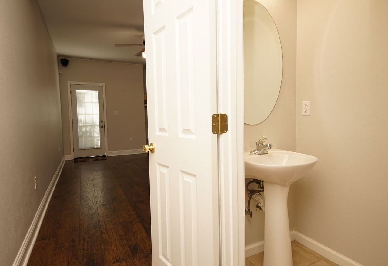 125 Farrah Ave - Photo 5 of 36