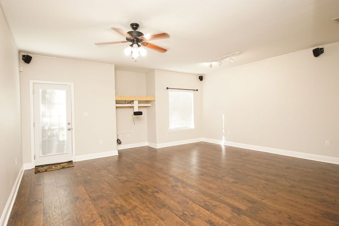 125 Farrah Ave - Photo 6 of 36