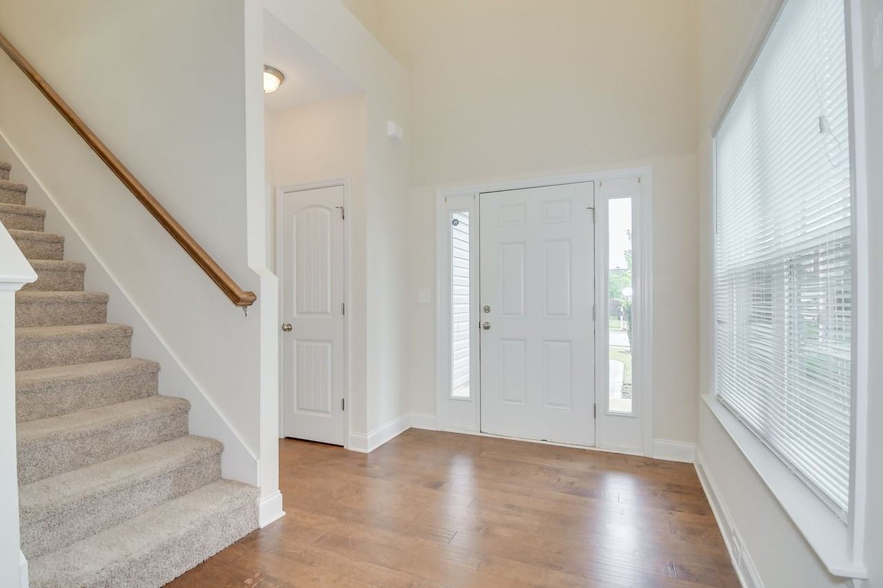 2447 Newbury Ave - Photo 6 of 30