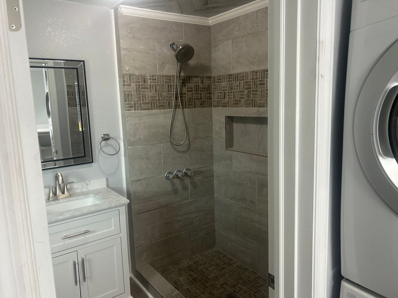 1922 W Arch St - Photo 3 of 12