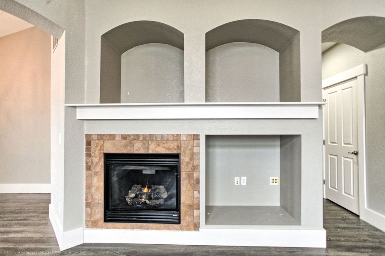 4133 Plum Creek Dr - Photo 3 of 32