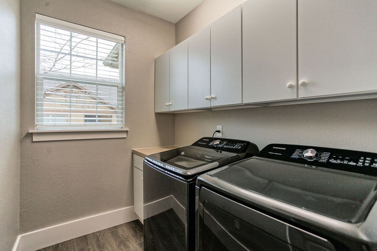 4133 Plum Creek Dr - Photo 7 of 32