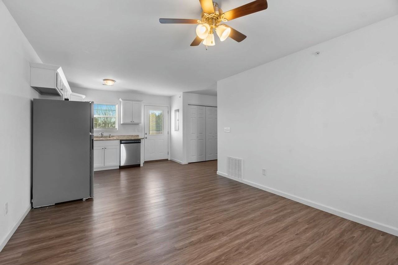 Grand 1615, Bldg 200 - Photo 2 of 28