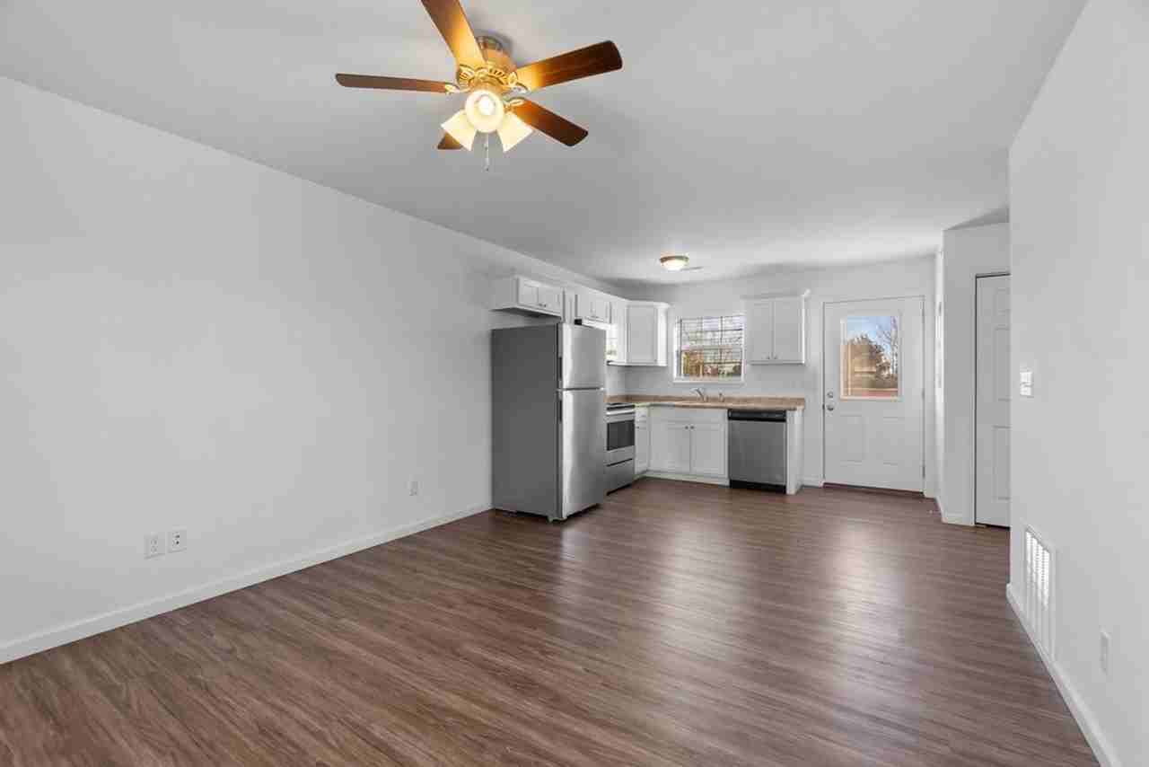 Grand 1615, Bldg 200 - Photo 3 of 28