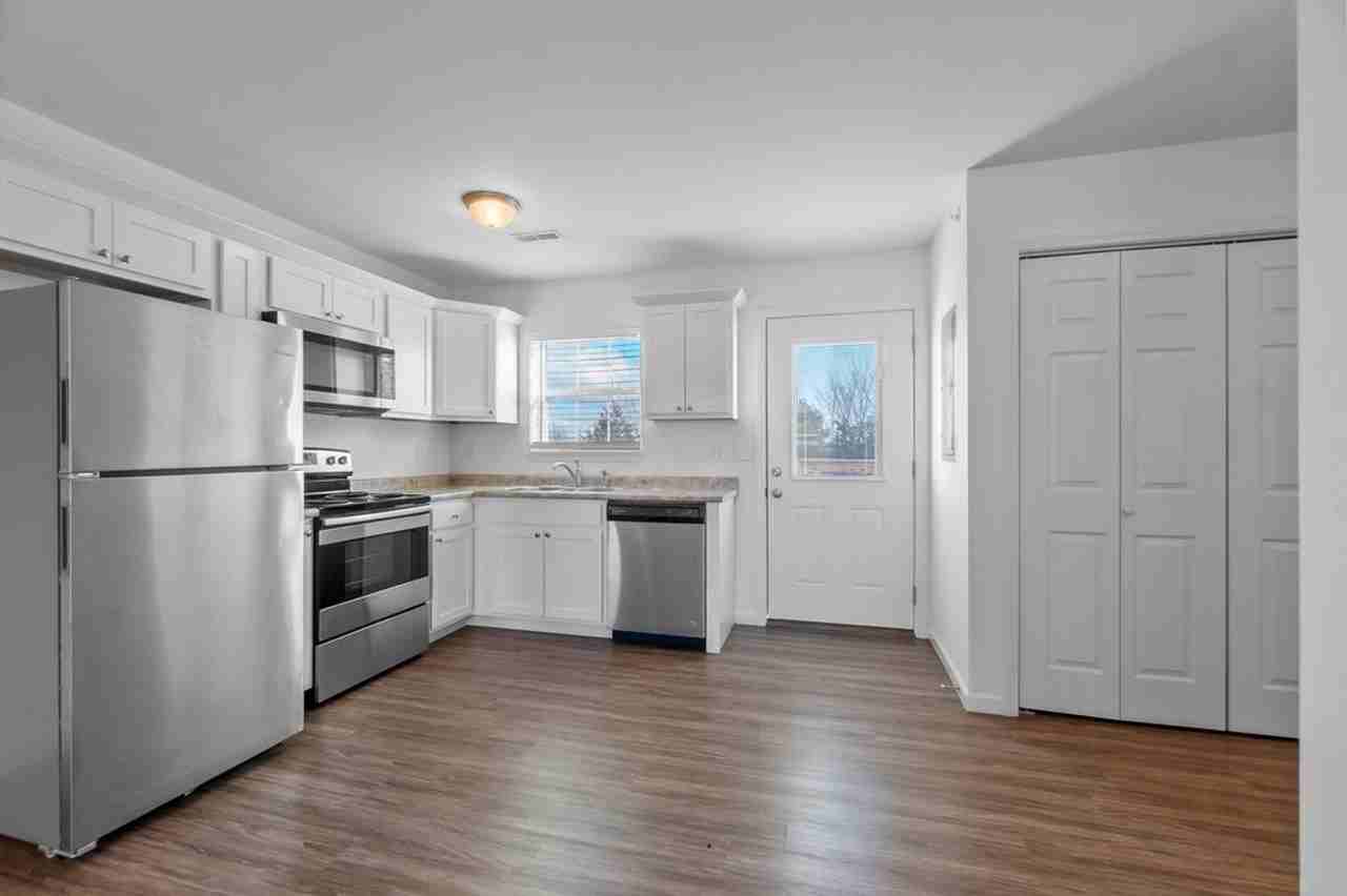Grand 1615, Bldg 200 - Photo 4 of 28