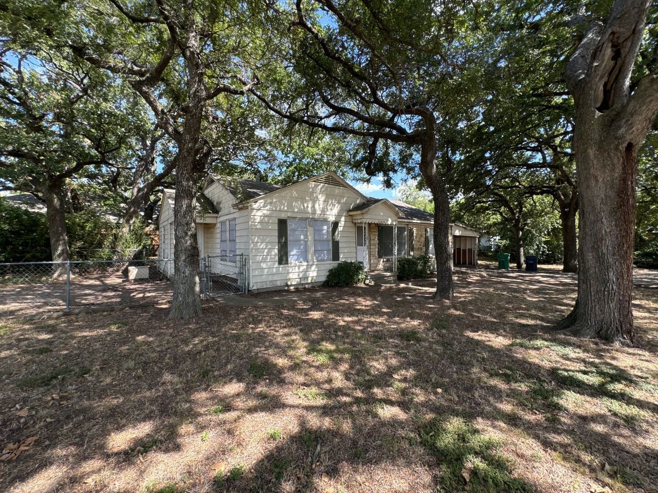 800 Audra Ln - Photo 3 of 48