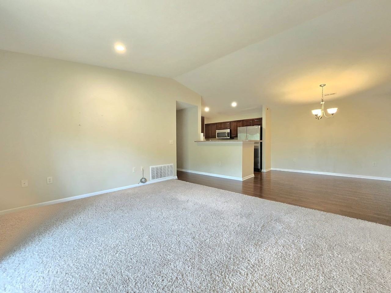 5640 Irish Way - Photo 5 of 14