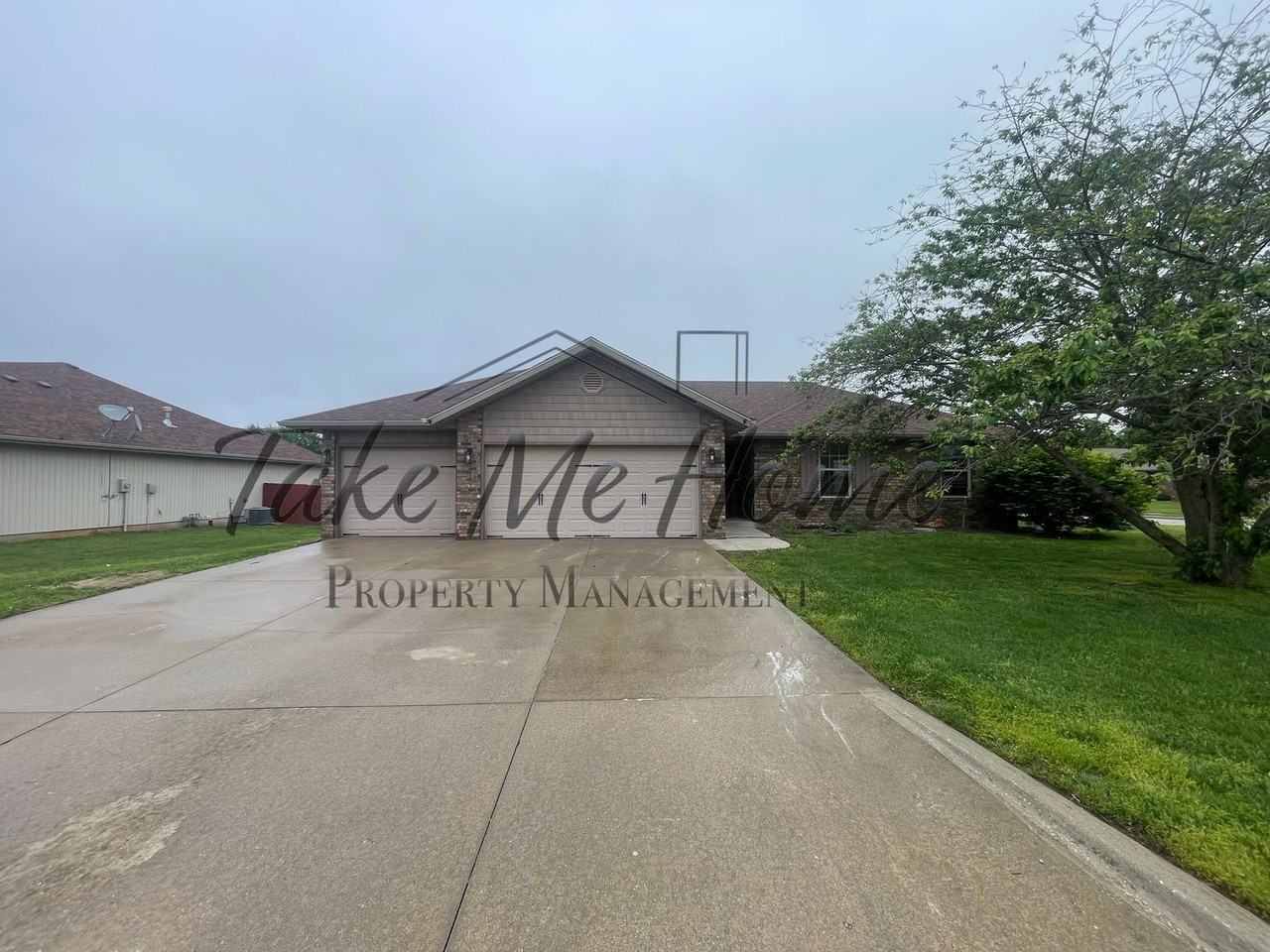 650 S Adam Ave - Photo 2 of 16