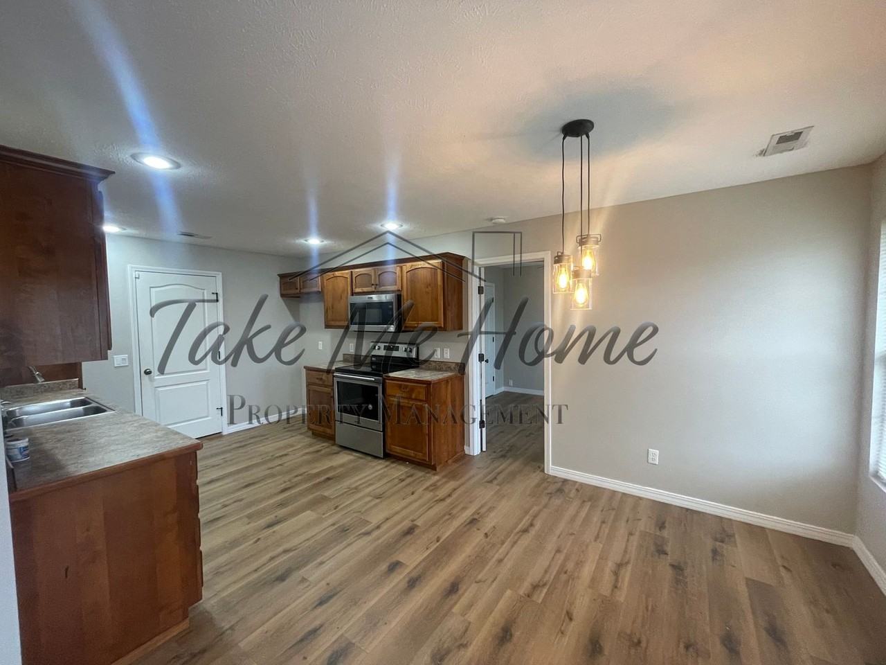 650 S Adam Ave - Photo 4 of 16