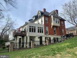 featured image of 256 Radcliffe St