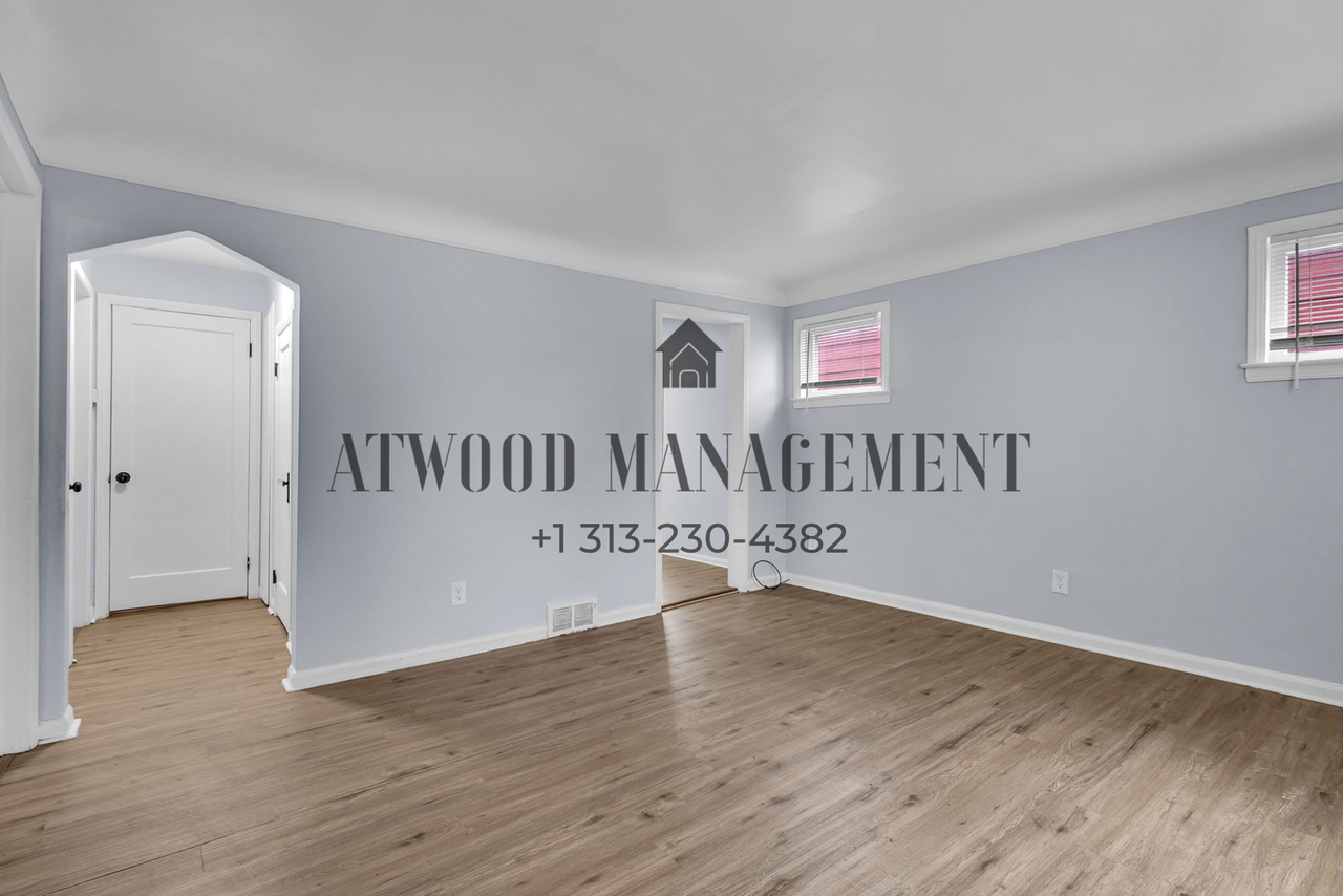 16207 Woodbine St - Photo 3 of 10