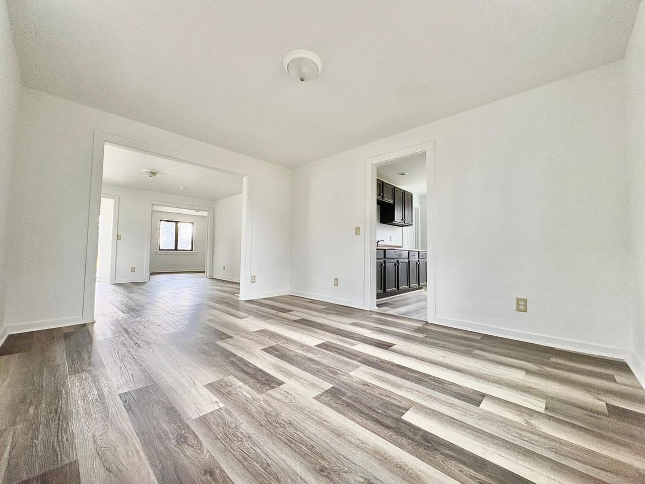 2117 Bertrand St - Photo 4 of 20