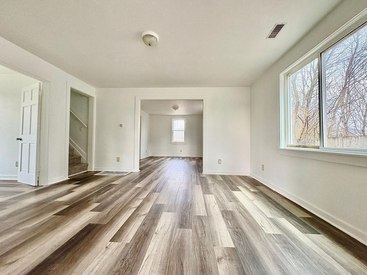 2117 Bertrand St - Photo 5 of 20