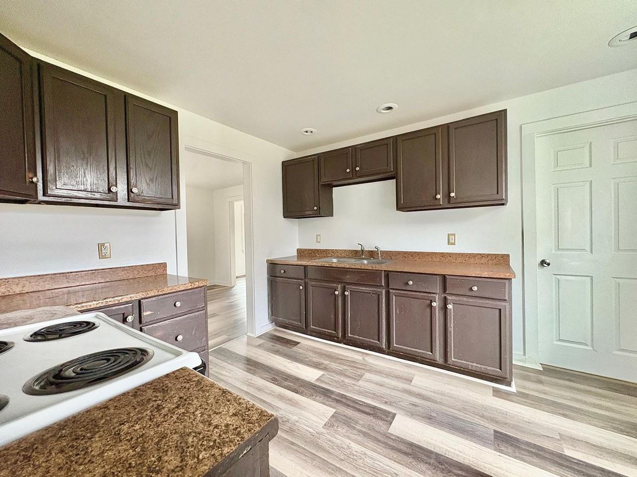 2117 Bertrand St - Photo 6 of 20