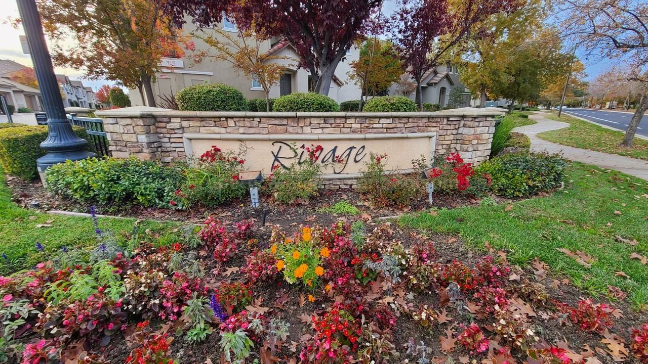 105 Cezanne Ln - Photo 3 of 3