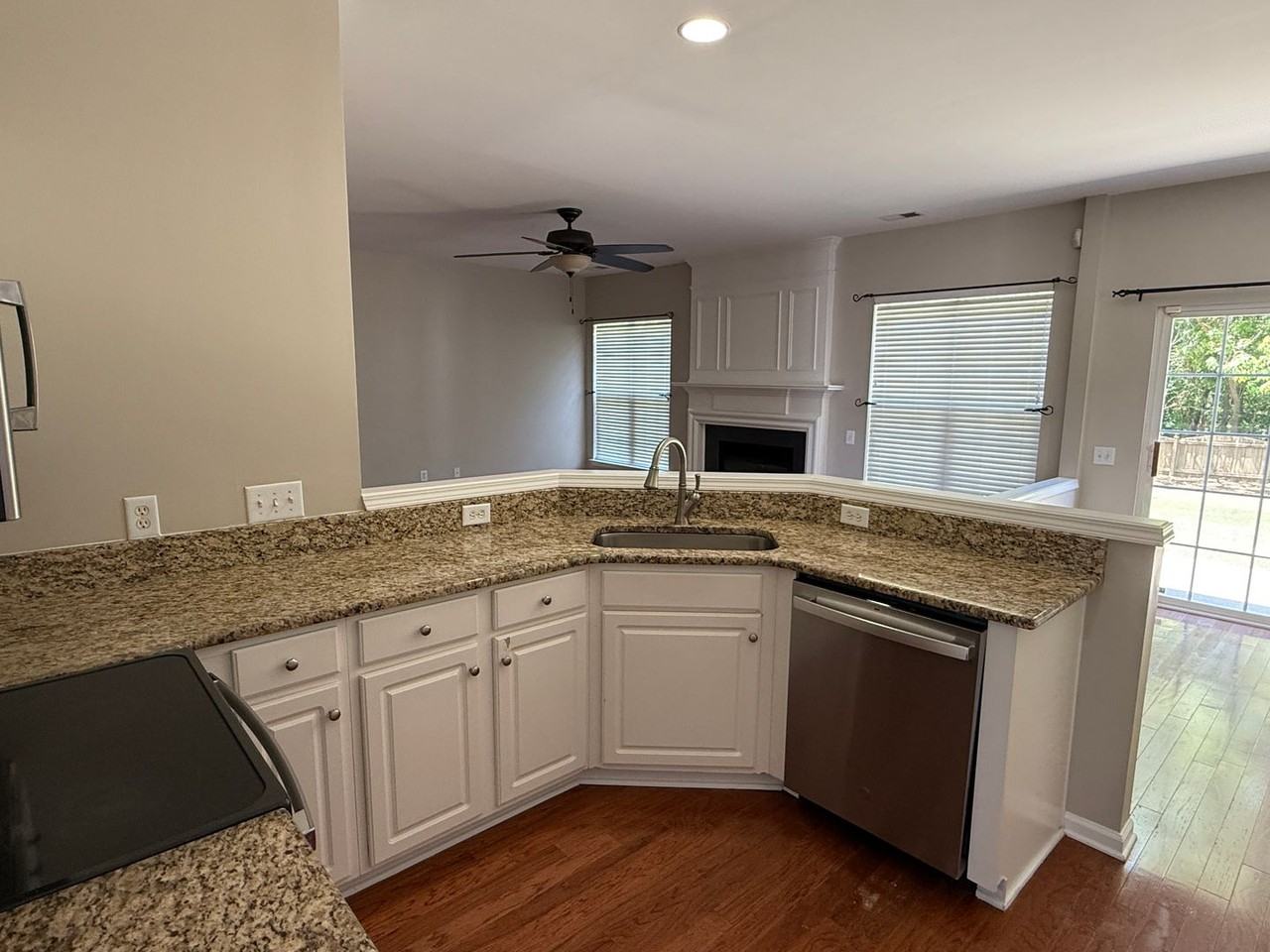 8611 Dennington Grove Ln - Photo 3 of 22