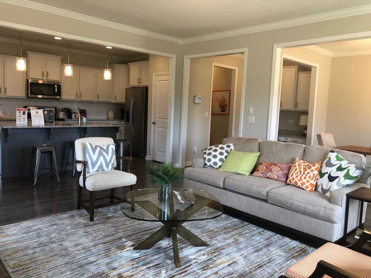 453 Tayberry Ln - Photo 4 of 18