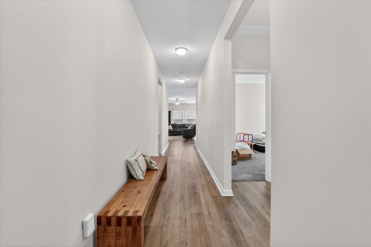 539 Brightleaf Cir - Photo 2 of 42