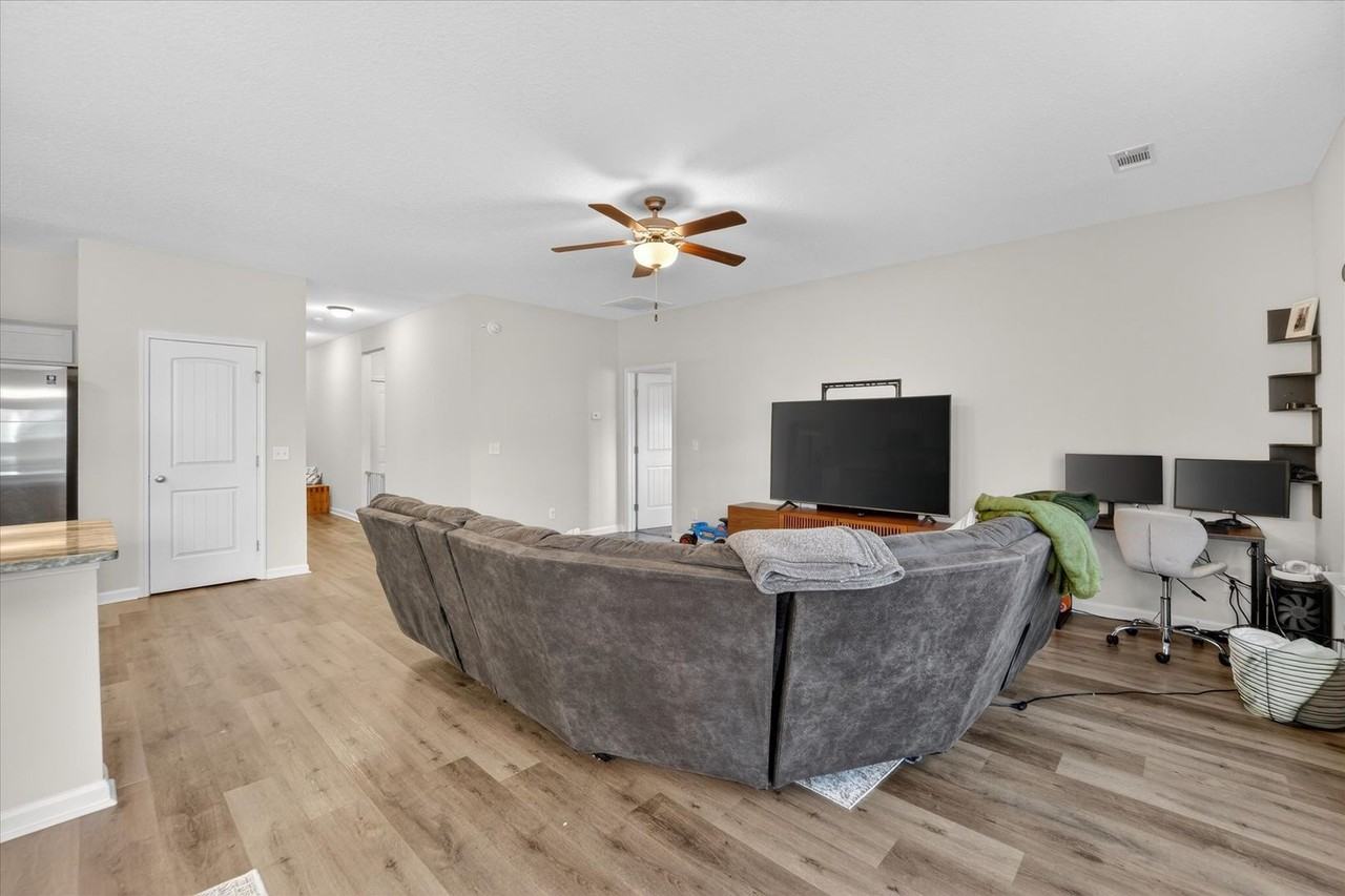 539 Brightleaf Cir - Photo 5 of 42