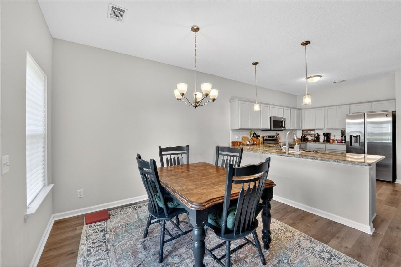 539 Brightleaf Cir - Photo 7 of 42