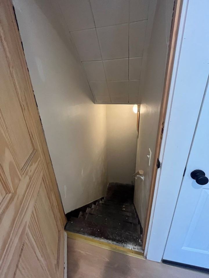 12 Madison St - Photo 2 of 24