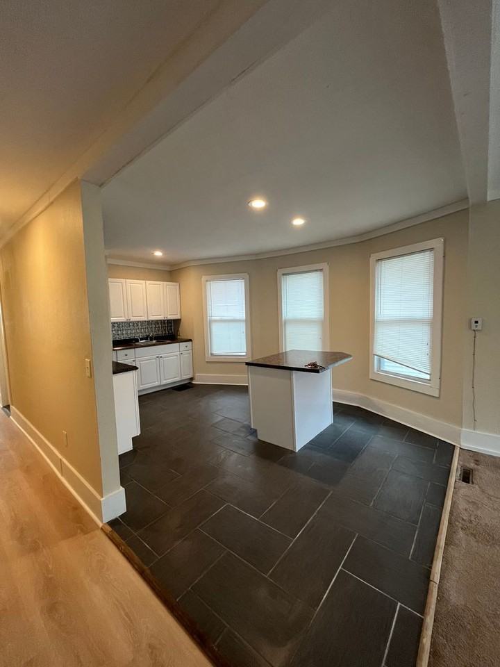 12 Madison St - Photo 4 of 24