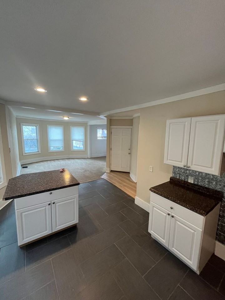 12 Madison St - Photo 5 of 24