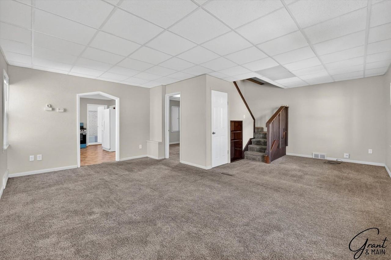 24408 24408 Lambrecht 2 - Photo 3 of 25