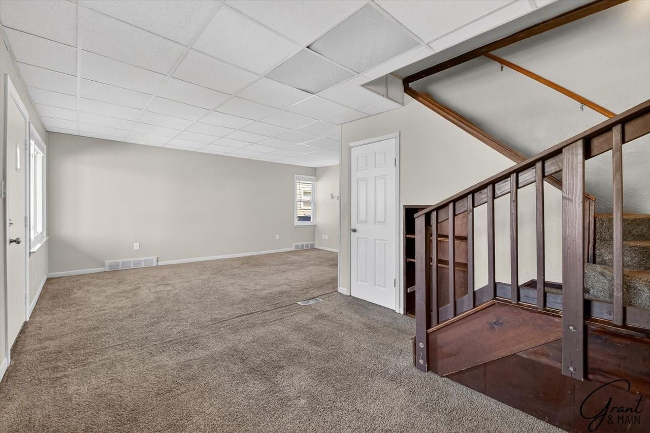 24408 24408 Lambrecht 2 - Photo 4 of 25