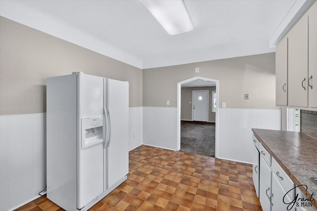 24408 24408 Lambrecht 2 - Photo 7 of 25