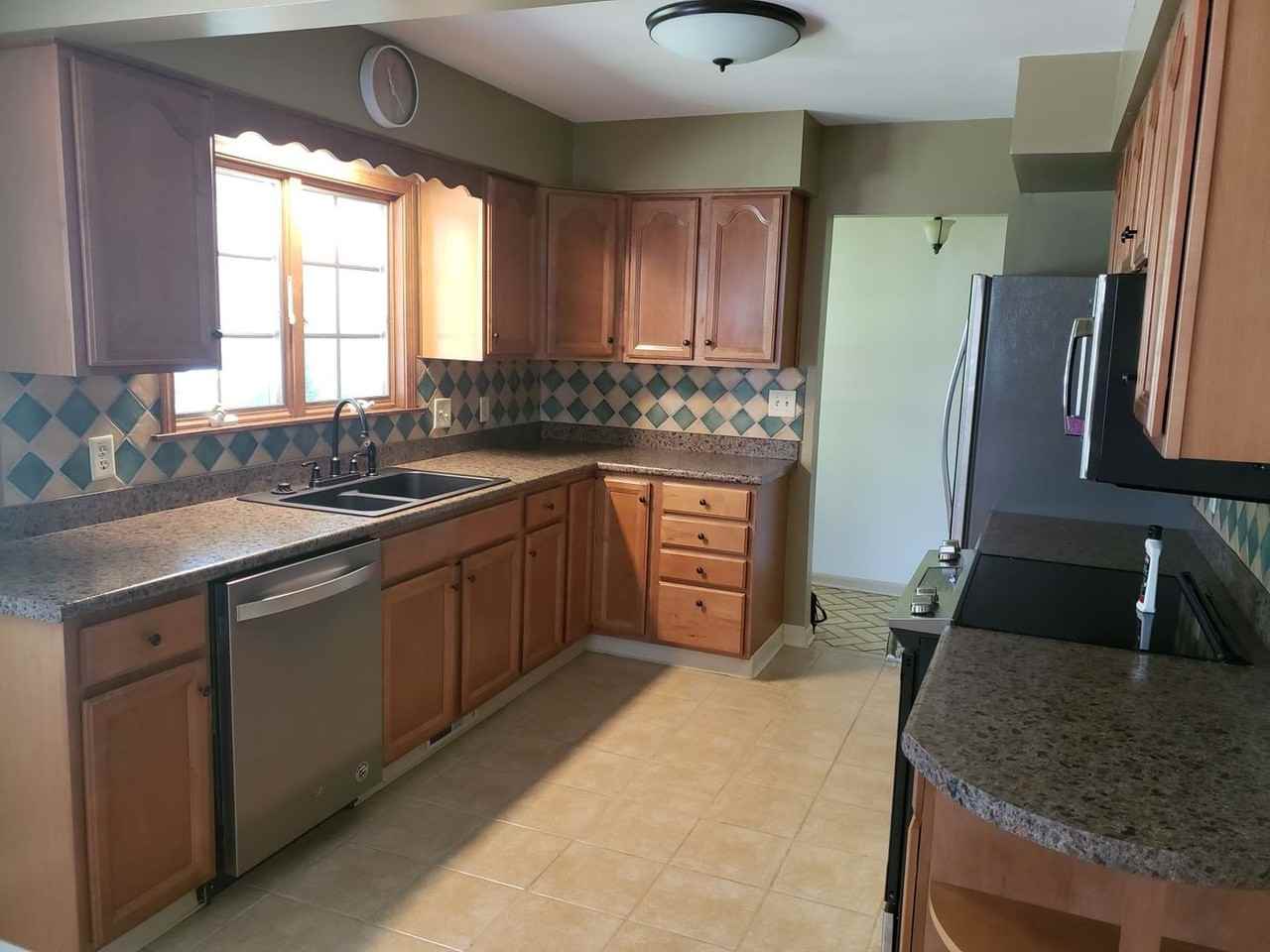 1634 N Bonny Bruce Dr - Photo 2 of 24