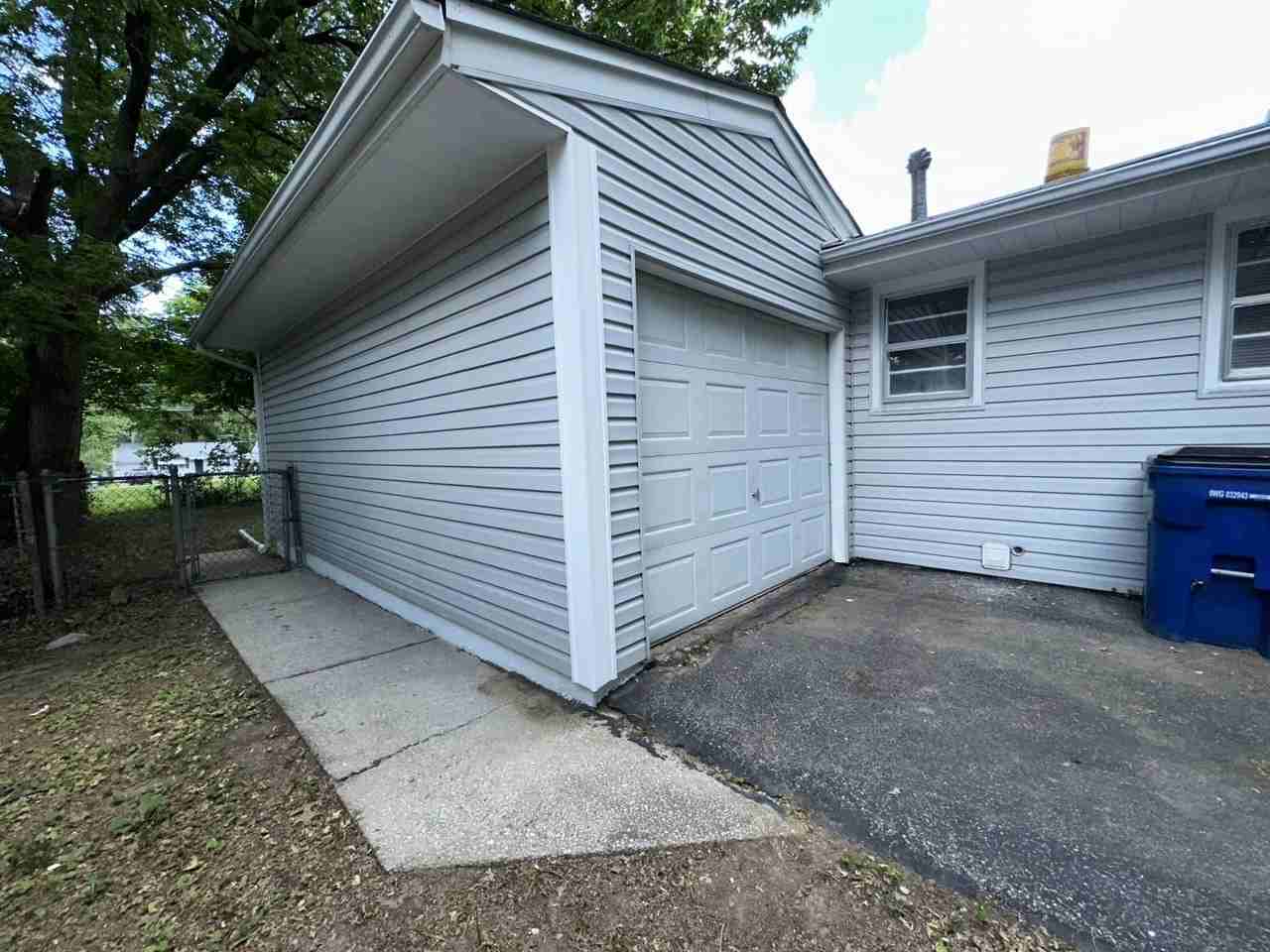 107 Anistasia Dr - Photo 7 of 23