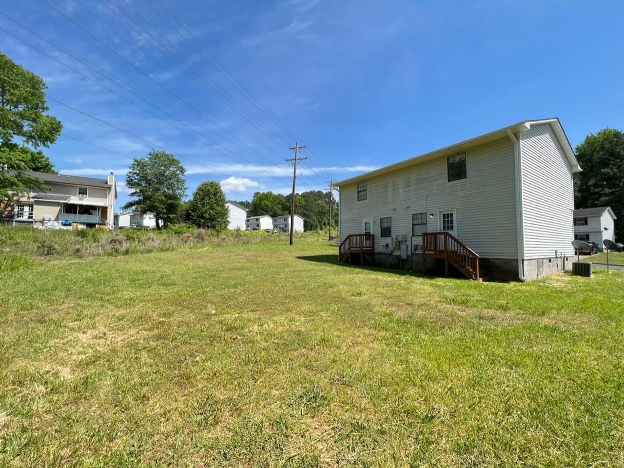 1410B Cherrycrest Dr - Photo 4 of 19