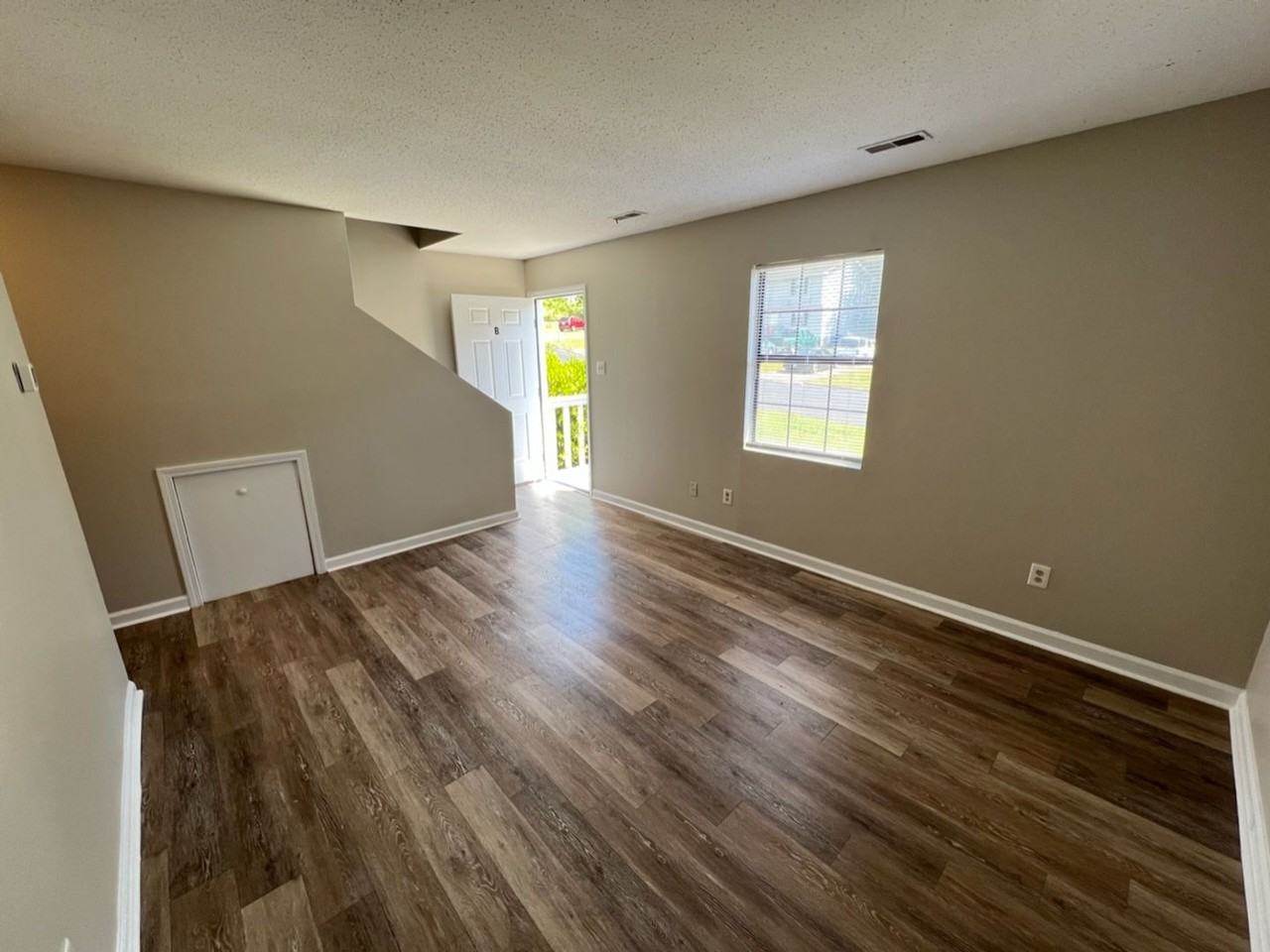 1410B Cherrycrest Dr - Photo 7 of 19