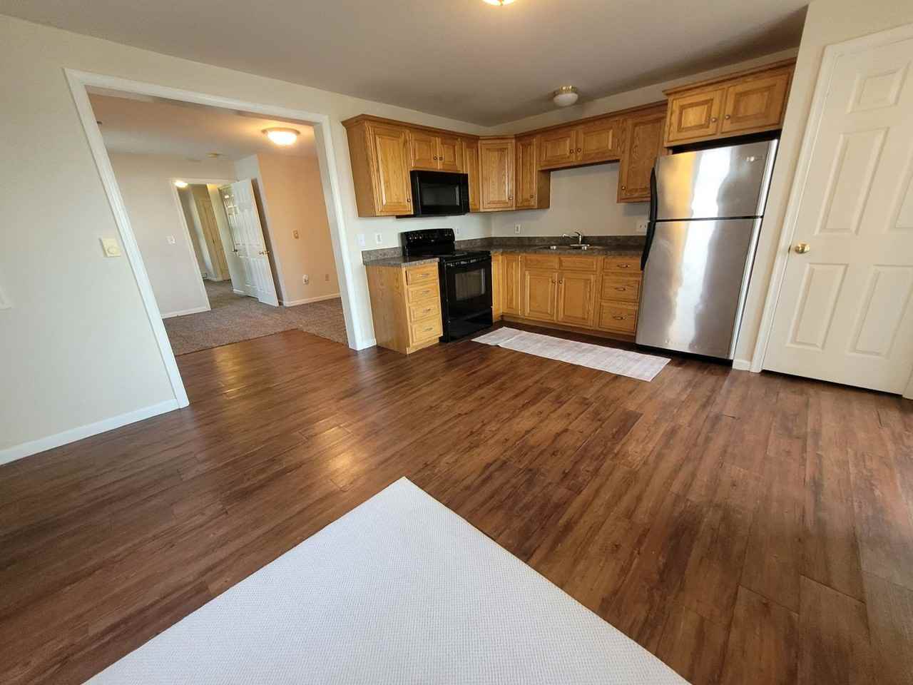 984 W Main St - Photo 3 of 22