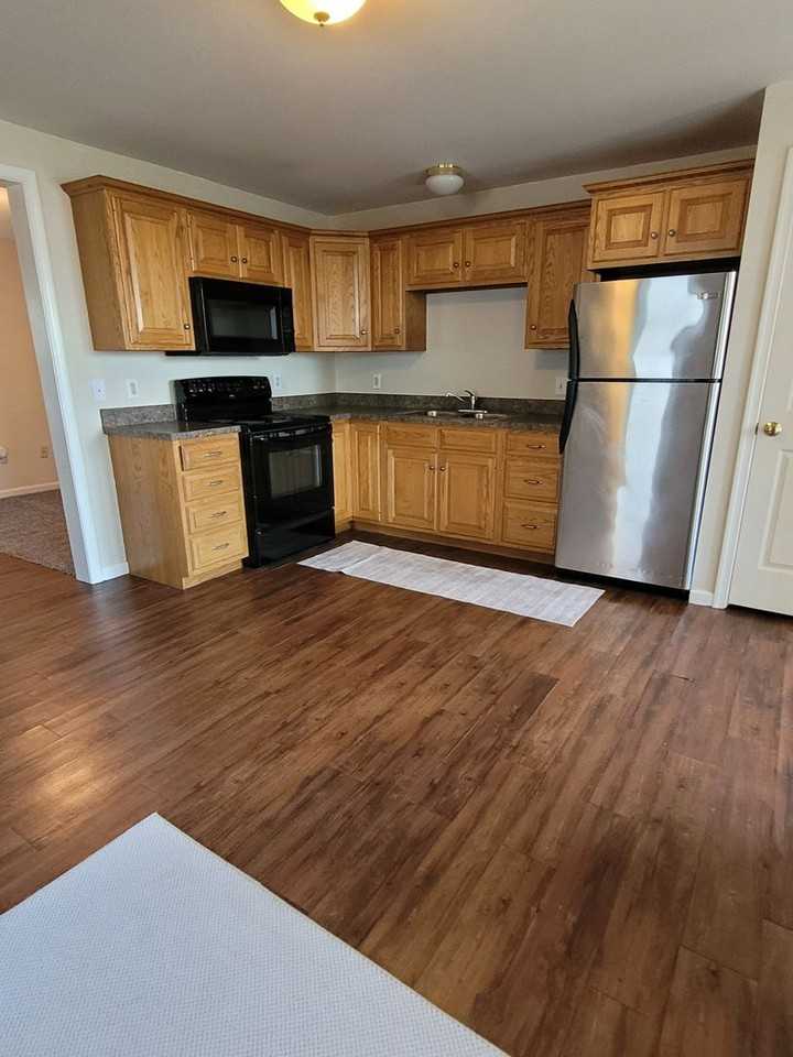 984 W Main St - Photo 4 of 22