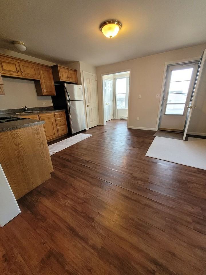 984 W Main St - Photo 5 of 22