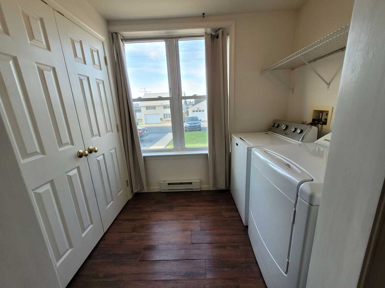 984 W Main St - Photo 6 of 22