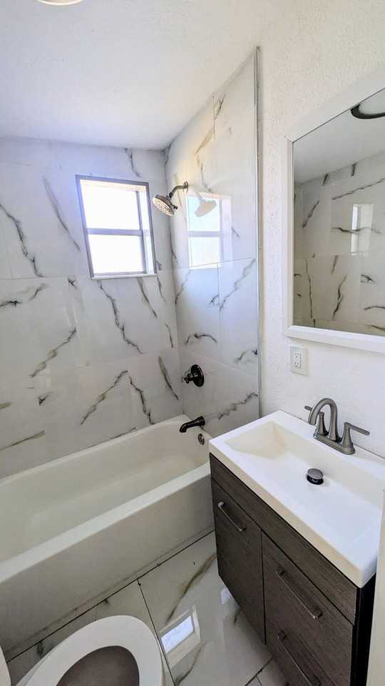 12511 Four Oaks Rd - Photo 3 of 16