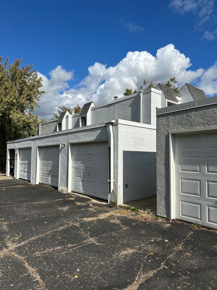 525 6th Ave N #6 - Photo 2 of 8