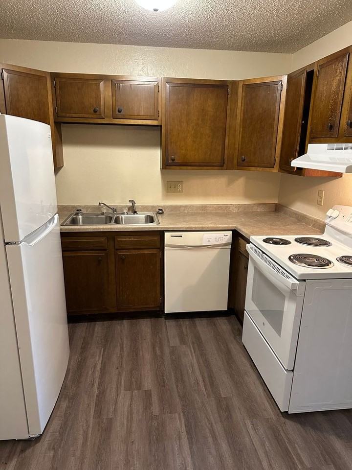 525 6th Ave N #6 - Photo 3 of 8