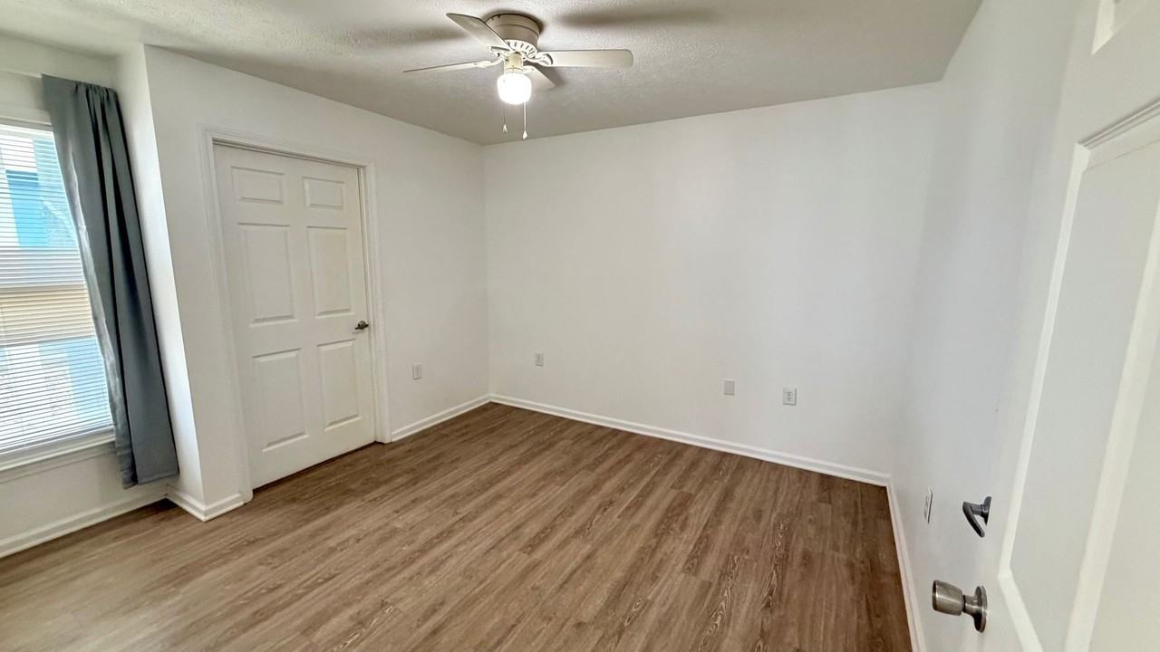 9125 Laird St - Photo 7 of 16