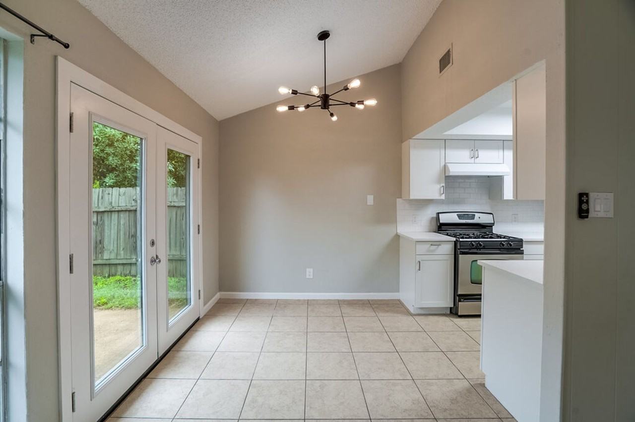 12103 Grey Rock Ln - Photo 5 of 20