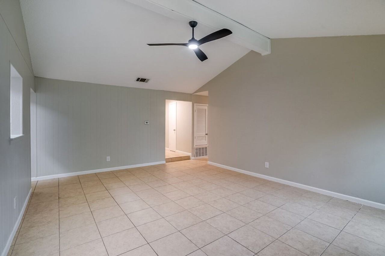 12103 Grey Rock Ln - Photo 6 of 20